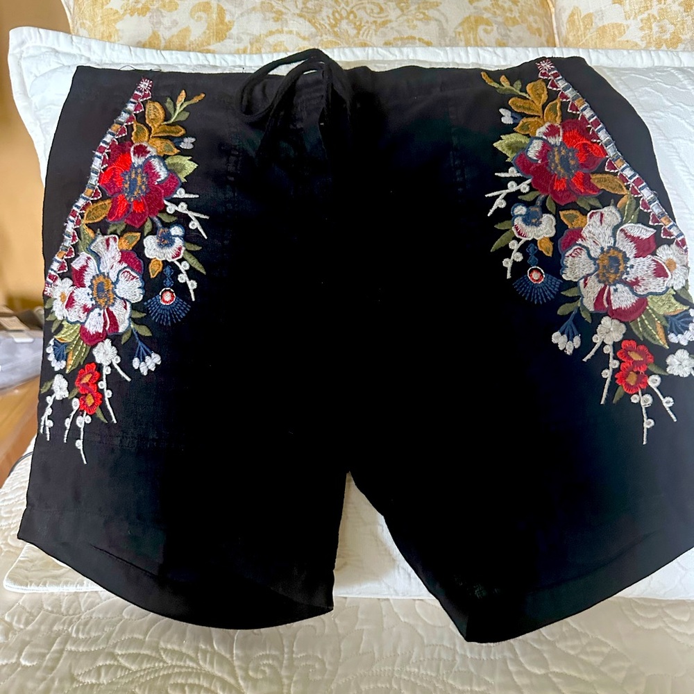 Johnny Was Embroidered Black Women's Shorts